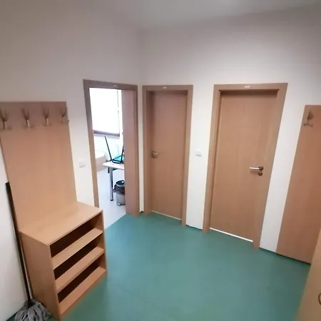 Hostel Domov Mladeze Vosot A Ss, Štětí