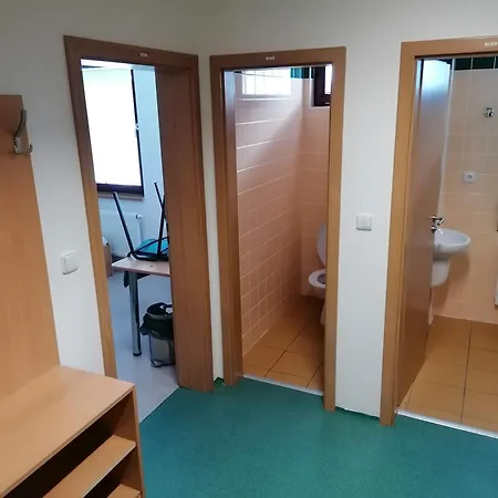 Hostel Domov Mladeze Vosot A Ss,